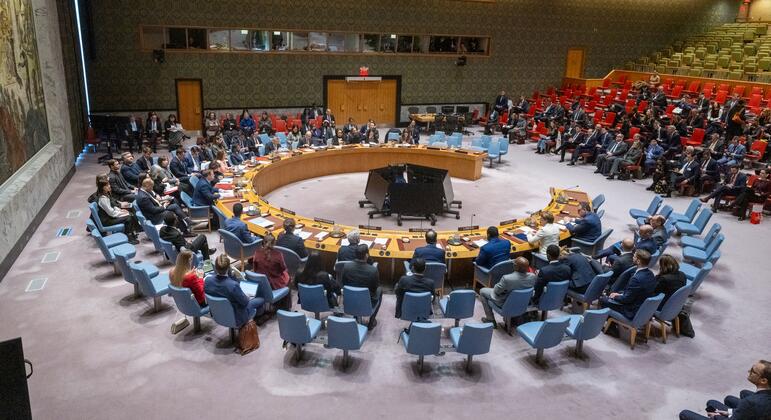 Ukraine: ‘Use every diplomatic tool to end this war’, top UN official tells Security Council