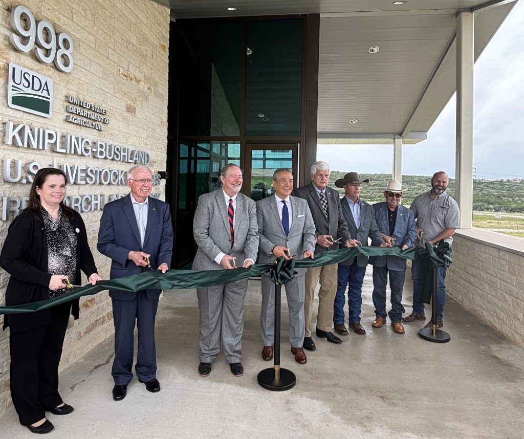 USDA Opens State-of-the-Art Livestock Insects Research Laboratory to Combat Livestock Pests