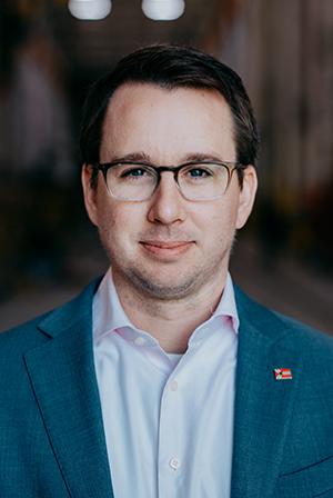 Mayor Cara Spencer Appoints Stephen Davis as Chief Economic Development Officer