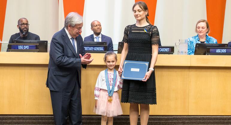 ‘The true cost of peace’: UN honours fallen peacekeepers as dangers mount